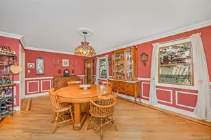 142 Cedar St, Amityville, NY 11701 - Photo 21