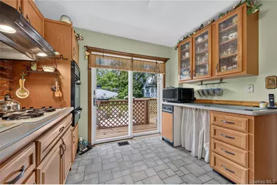 190 Oakwood Road, Huntington Station, NY 11746 - Photo 11