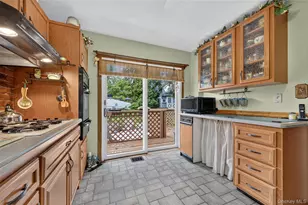190 Oakwood Rd, Huntington Station, NY 11746 - Photo 11