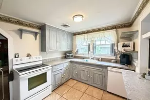 15 Kew Dr, Sound Beach, NY 11789 - Photo 9