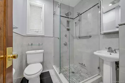2422 St Raymonds Avenue, Bronx, NY 10461 - Photo 9