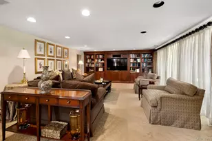 8 Kodiak Dr, Woodbury, NY 11797 - Photo 17