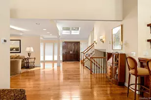 8 Kodiak Dr, Woodbury, NY 11797 - Photo 3