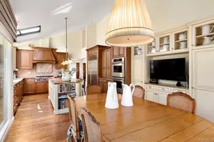 8 Kodiak Dr, Woodbury, NY 11797 - Photo 13