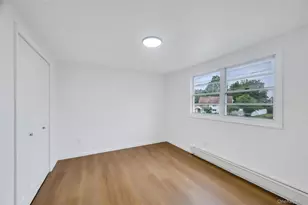 82 Scooter Ln, Hicksville, NY 11801 - Photo 23