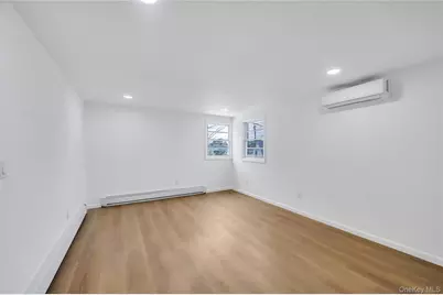 82 Scooter Lane, Hicksville, NY 11801 - Photo 21
