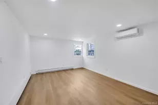 82 Scooter Ln, Hicksville, NY 11801 - Photo 21