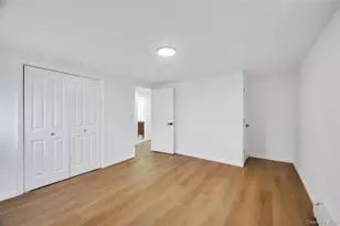 82 Scooter Ln, Hicksville, NY 11801 - Photo 25
