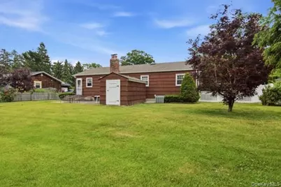 825 Karshick Street, Bohemia, NY 11716 - Photo 29