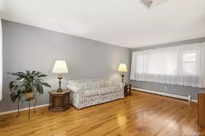 825 Karshick Street, Bohemia, NY 11716 - Photo 7