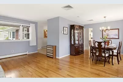 825 Karshick Street, Bohemia, NY 11716 - Photo 9