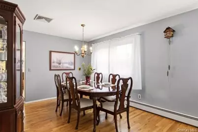 825 Karshick Street, Bohemia, NY 11716 - Photo 11
