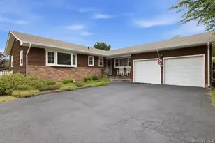825 Karshick St, Bohemia, NY 11716 - Photo 5