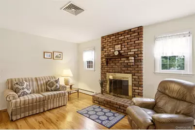 825 Karshick Street, Bohemia, NY 11716 - Photo 19