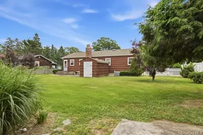 825 Karshick Street, Bohemia, NY 11716 - Photo 27