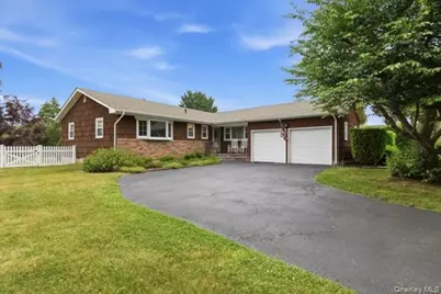 825 Karshick Street, Bohemia, NY 11716 - Photo 31