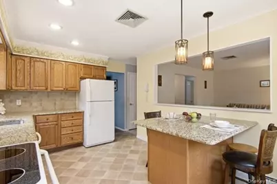 825 Karshick Street, Bohemia, NY 11716 - Photo 15