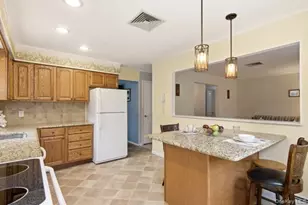 825 Karshick St, Bohemia, NY 11716 - Photo 15