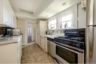 47D Edgewater Park #47D, Bronx, NY 10465 - Photo 5