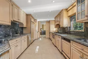 122 Lawrence Ave, Lawrence, NY 11559 - Photo 11