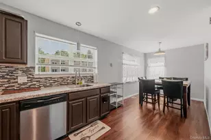 70 Peach Pl, Middletown, NY 10940 - Photo 3