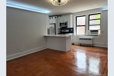 1 Broad Parkway #2P, White Plains, NY 10601 - Photo 3