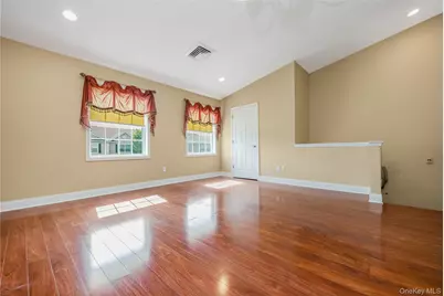 1132 Willow Lane, Valley Stream, NY 11580 - Photo 9