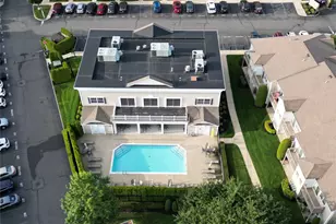 1132 Willow Ln, Valley Stream, NY 11580 - Photo 3