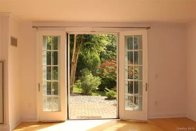 405 Trump Park, Shrub Oak, NY 10588 - Photo 9
