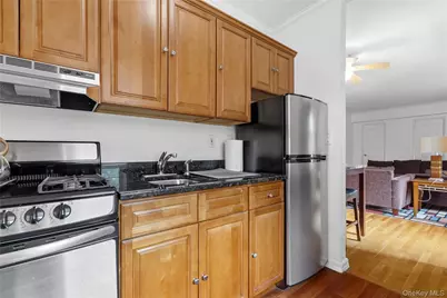 611 Palmer Road #3y, Yonkers, NY 10701 - Photo 7