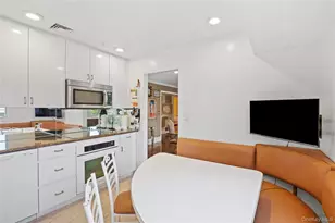 2969 Hampton Ct, Wantagh, NY 11793 - Photo 13