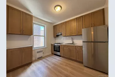 8161 Woodhaven Boulevard, Glendale, NY 11385 - Photo 11
