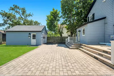 105 Maple Avenue, Patchogue, NY 11772 - Photo 19