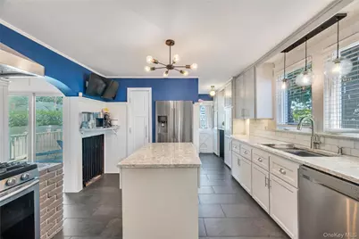 105 Maple Avenue, Patchogue, NY 11772 - Photo 9