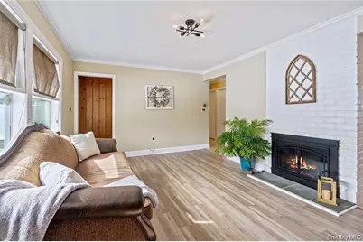 68 Summer Lane, Hicksville, NY 11801 - Photo 7
