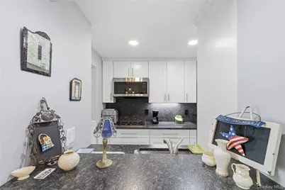 750 W Broadway #3P, Long Beach, NY 11561 - Photo 7