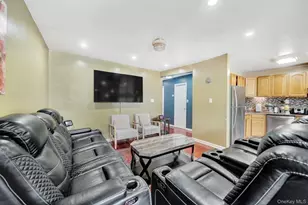 87-80 Little Neck Pkwy, Floral Park, NY 11001 - Photo 7