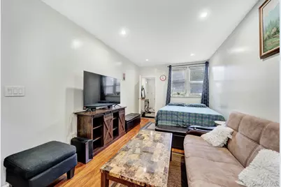 87-80 Little Neck Parkway, Floral Park, NY 11001 - Photo 13