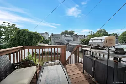 87-80 Little Neck Parkway, Floral Park, NY 11001 - Photo 11
