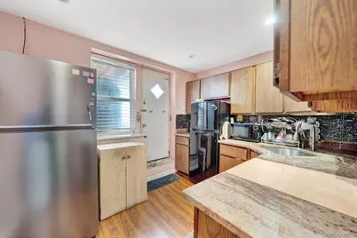 87-80 Little Neck Parkway, Floral Park, NY 11001 - Photo 17
