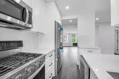 78-06 Main Street #2L, Flushing, NY 11367 - Photo 3