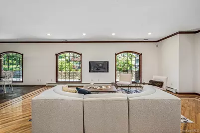 86 Dorchester Drive, Manhasset, NY 11030 - Photo 7