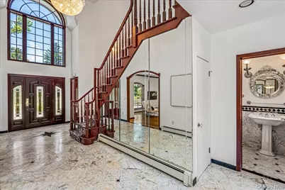 86 Dorchester Drive, Manhasset, NY 11030 - Photo 5