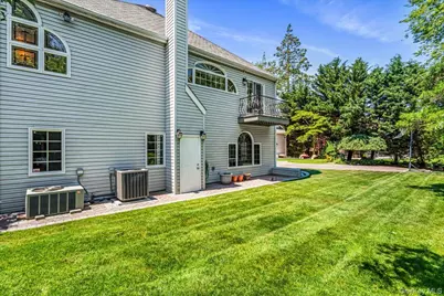 86 Dorchester Drive, Manhasset, NY 11030 - Photo 29