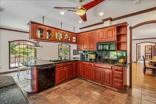 86 Dorchester Dr, Manhasset, NY 11030 - Photo 13