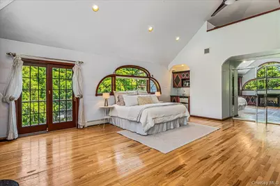86 Dorchester Drive, Manhasset, NY 11030 - Photo 23