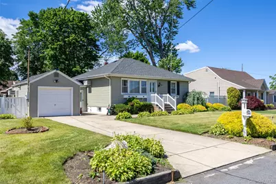 95 Laurel Road, Lindenhurst, NY 11757 - Photo 1