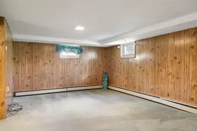 95 Laurel Road, Lindenhurst, NY 11757 - Photo 19