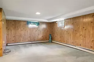 95 Laurel Rd, Lindenhurst, NY 11757 - Photo 19