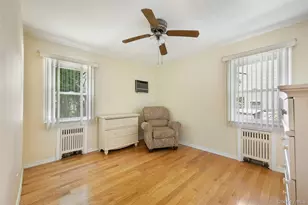 95 Laurel Rd, Lindenhurst, NY 11757 - Photo 17